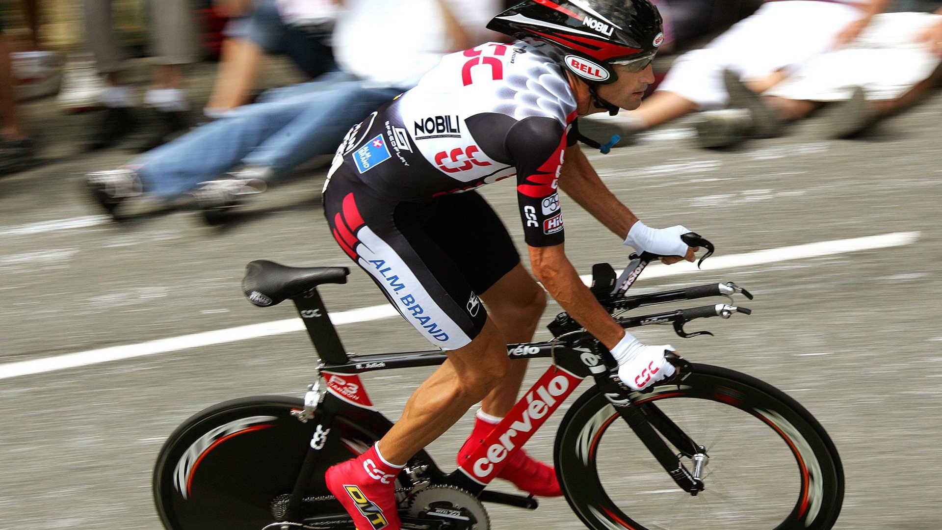 “天王级对决,联盟最强投手面对爆发的超级击球手”