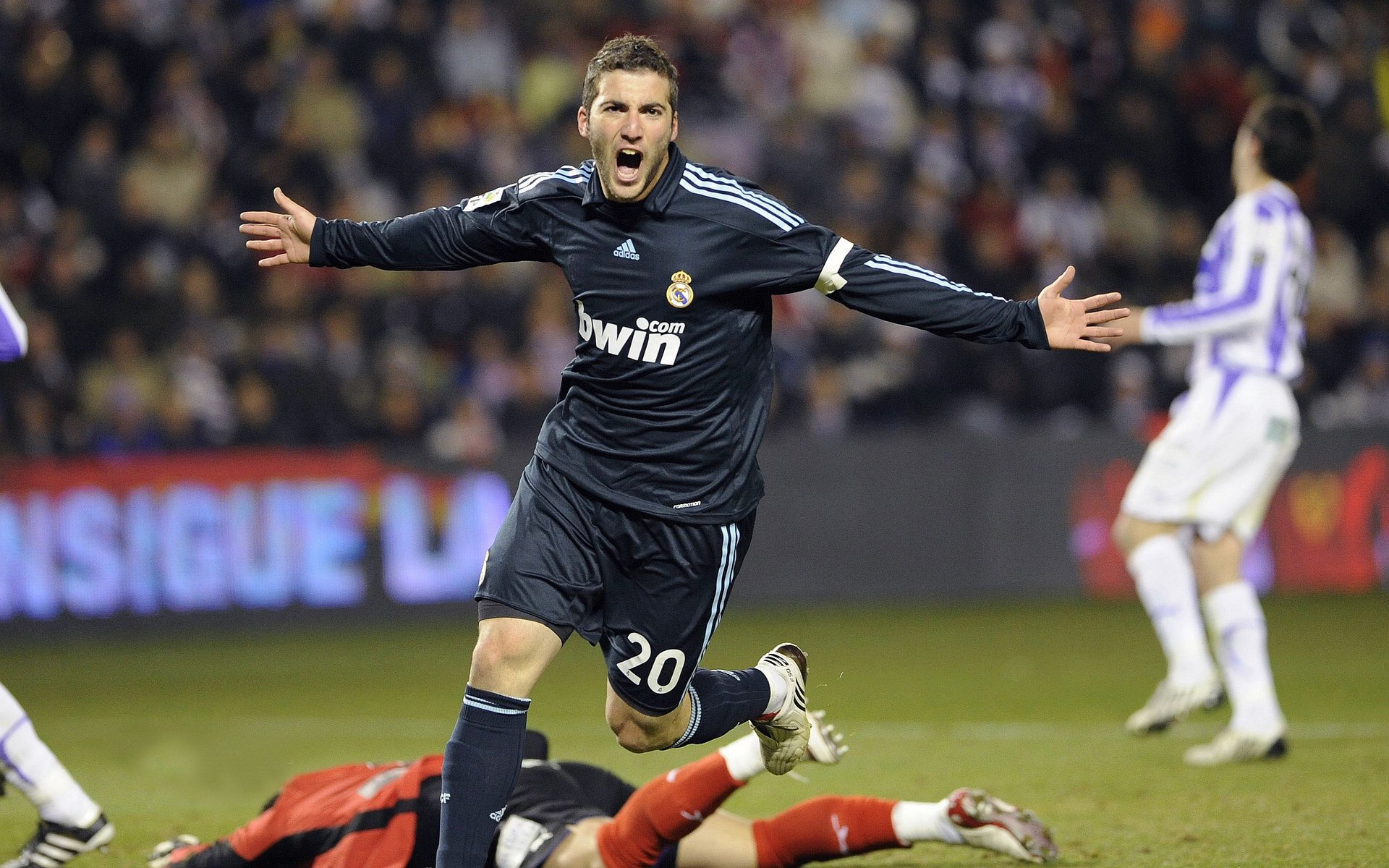 开云娱乐官网-【战术深度】马克·塞尔比：从防守到反攻的完美转变，马克塞尔比训练